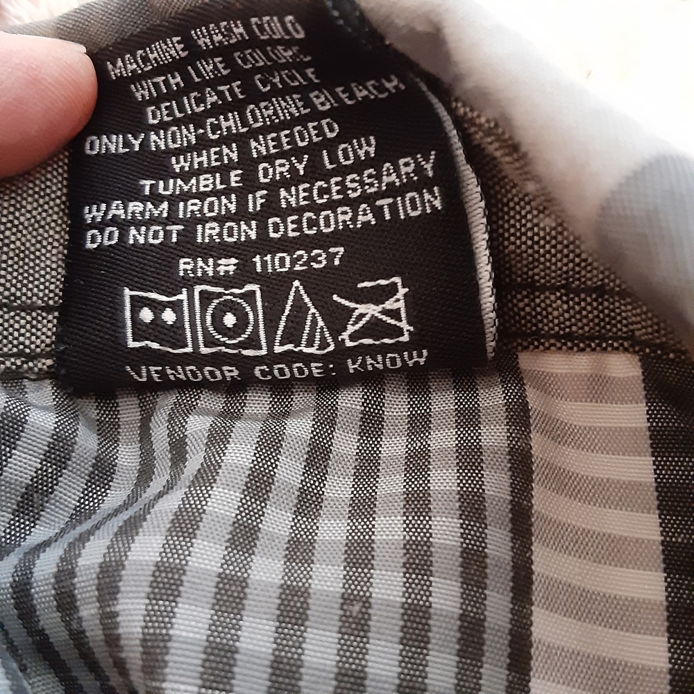 ENYCE CASUAL BUTTON DOWN SHIRT - Picture 8 of 8